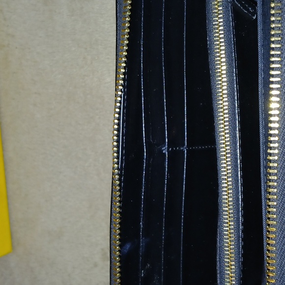 💯% Authentic FENDI Wallet - Picture 6 of 8